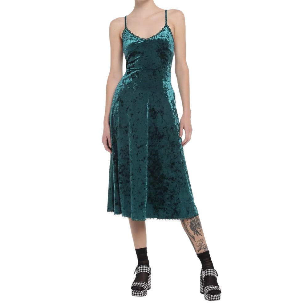 Hot topic Velvet green dress sz Small